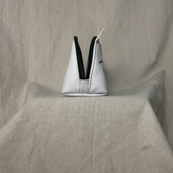 Hello kitty zip pouch - Picture 3 of 7